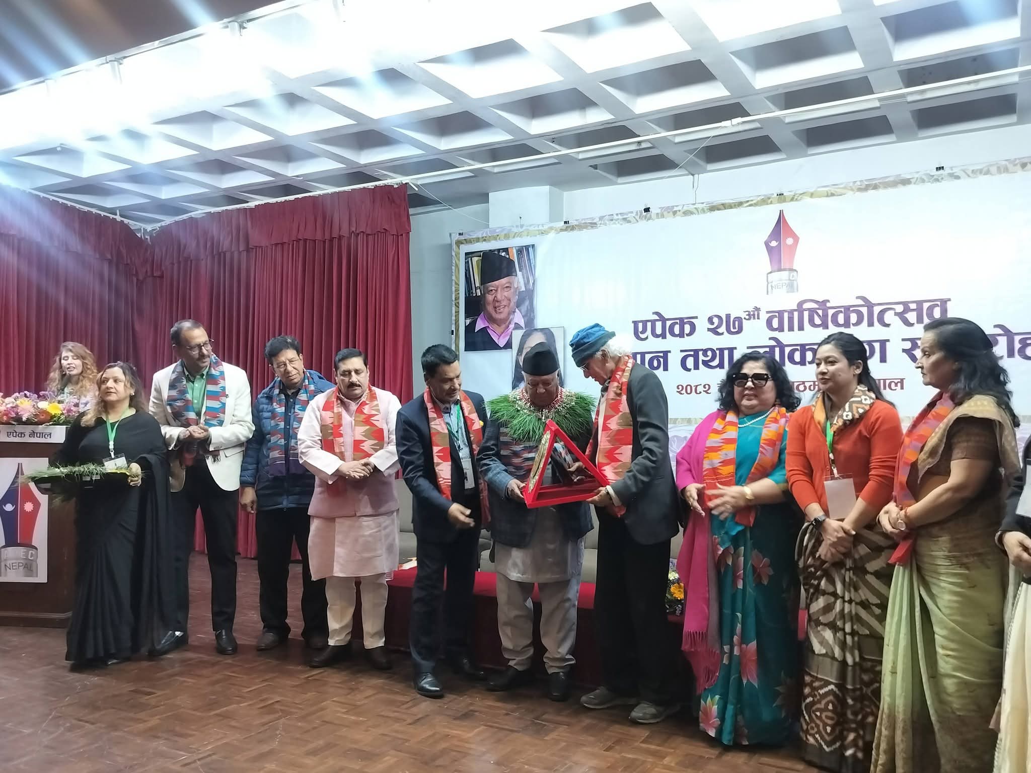 काठमाडौंमा ‘मञ्जुल’ लाई ‘विश्व ज्योति साहित्य सम्मान -२०८२’ प्रदान   