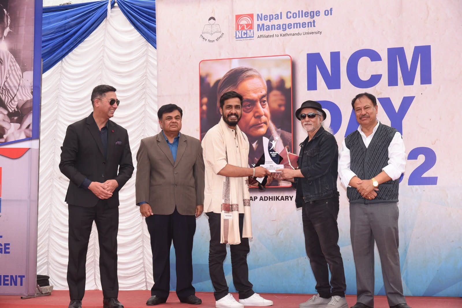 सुरज सुवेदीलाई ‘गामवेसीका कवि क्षेत्रप्रताप अधिकारी युवा प्रोत्साहन पुरस्कार–२०८२’ प्रदान   