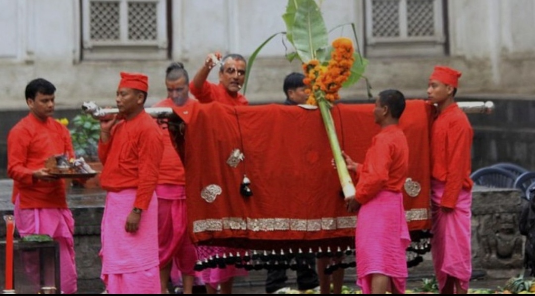 आज बडादशैँको सातौं दिन, घरघरमा फूलपाती भित्र्याइँदै