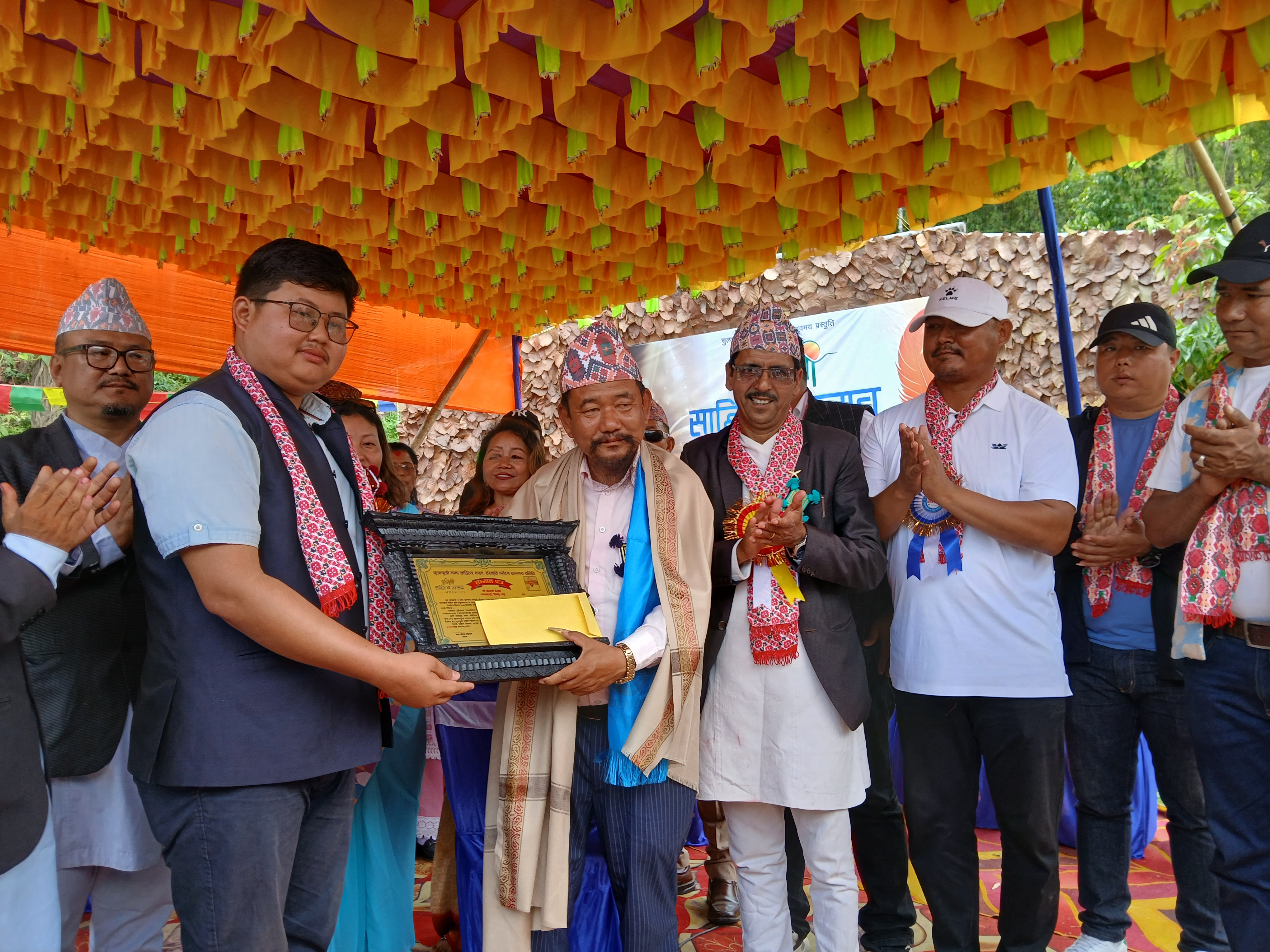 साहित्यकार अभागी थेगुवालाई ‘चुलाचुली साहित्य उत्सव सम्मान´