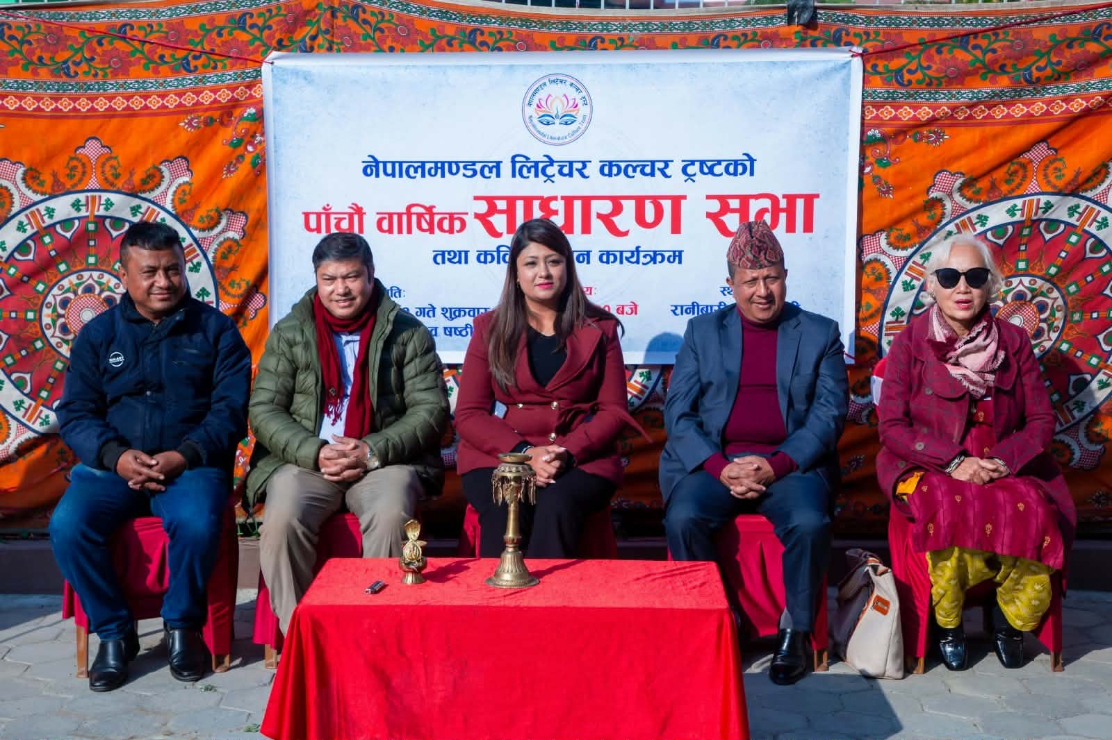 पूर्वमन्त्रीदेखि चिकित्सकसम्मले सुनाए कविता 