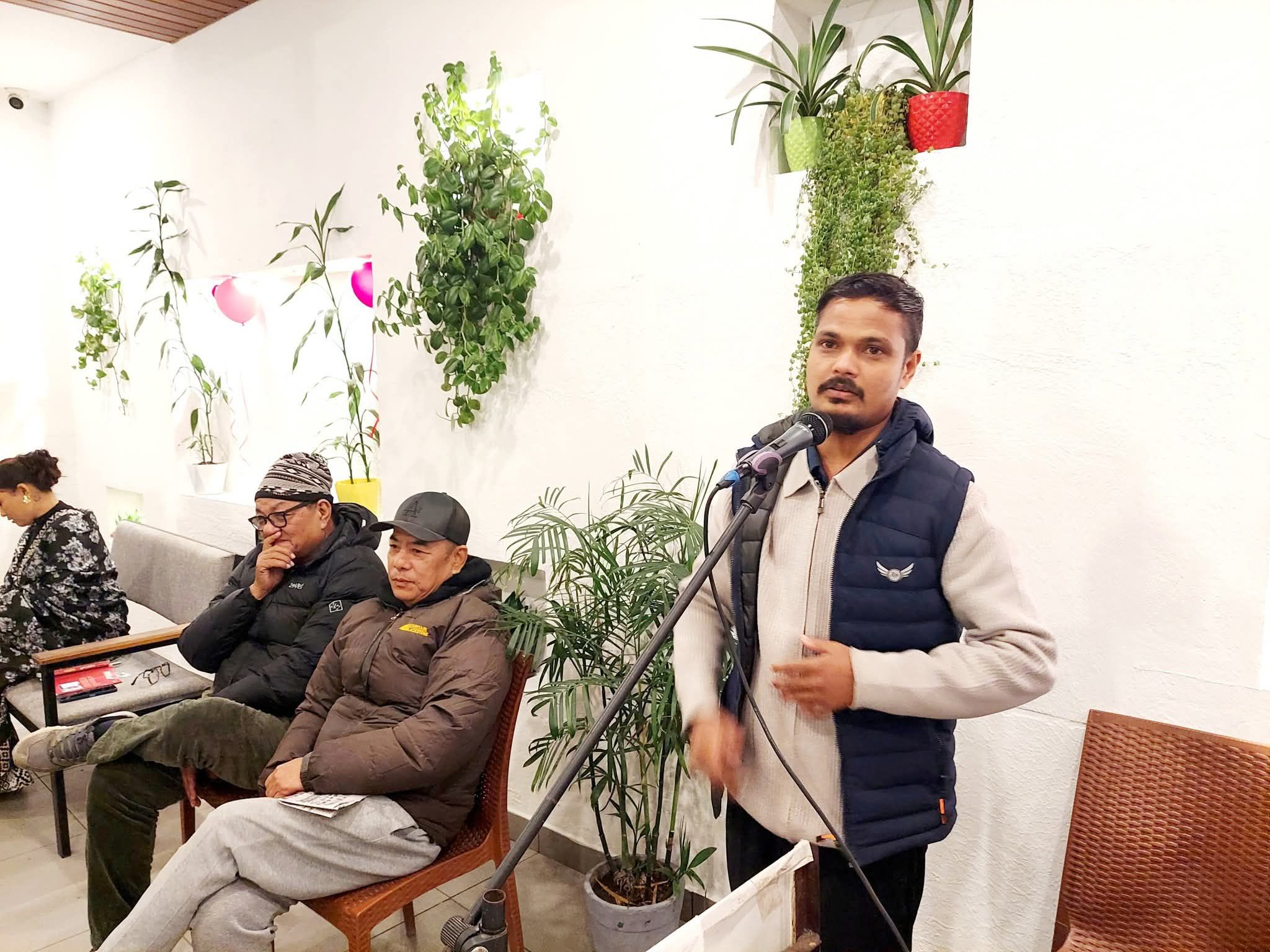 २०२५को अन्तिम साँझ'पोएट्री विथ द लाट्टे’ सँग झुम्यो दमक